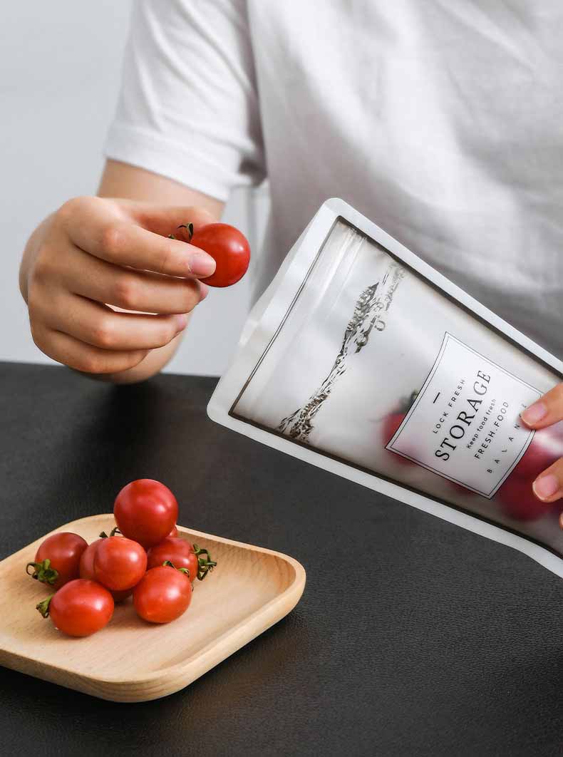 Reusable Silicone Food Storage Bags - Eco-Friendly & Leak-Proof